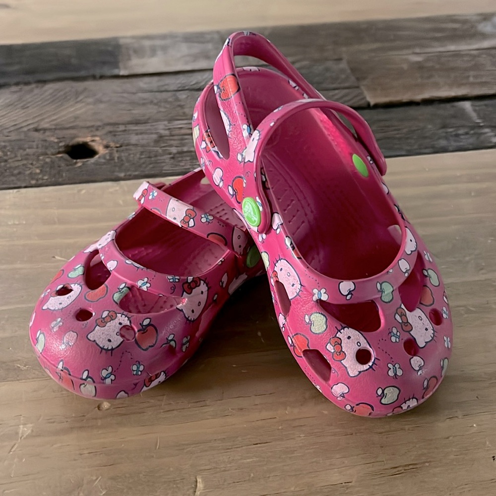 🎀 Hello Kitty MaryJane Crocs